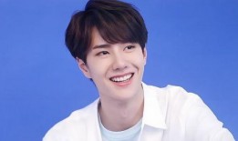 八卦最新爆料王一博,王一博新动态，神秘恋情曝光引热议